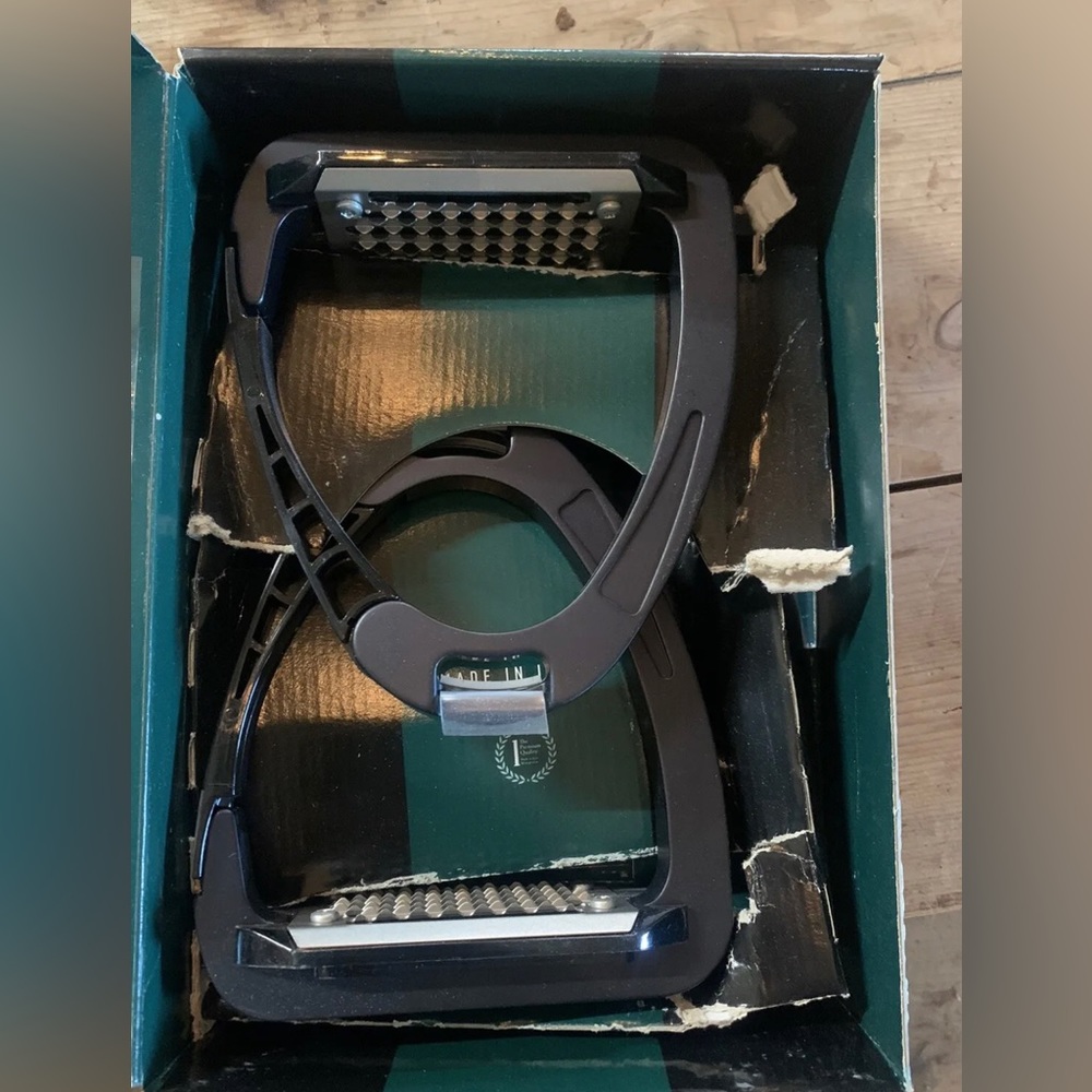 NWT Acavallo Arena Alupro Safety Stirrup